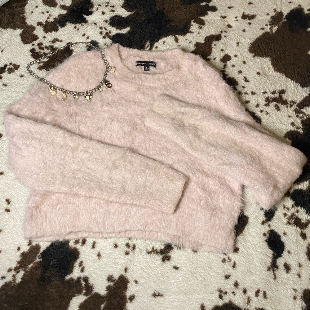 LIGHT PINK KENDALL & KYLIE SOFT FLUFFY SWEATER
